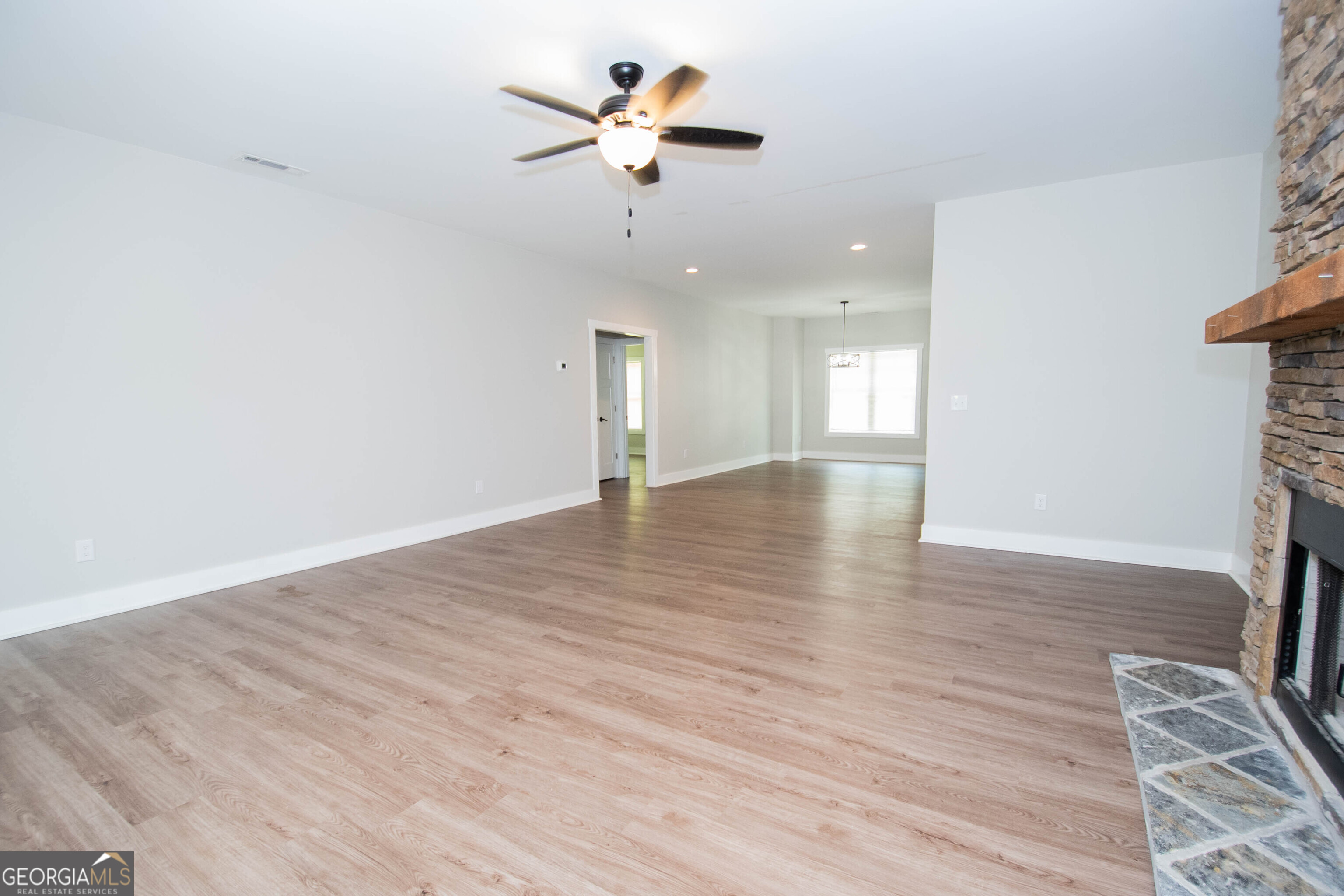 131 Ridgeview DR