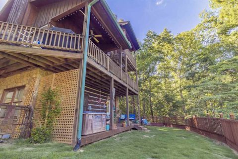 A home in Mineral Bluff