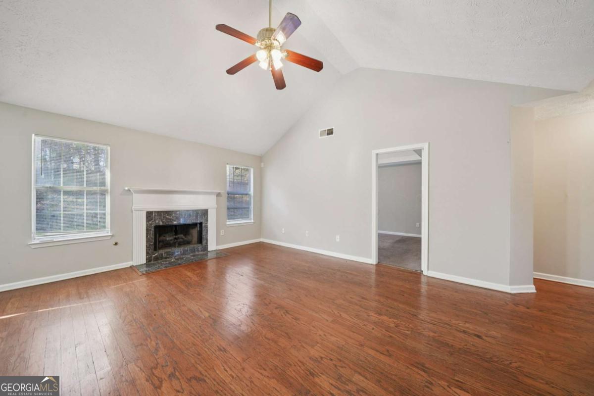 1443 Pebble Ridge LN