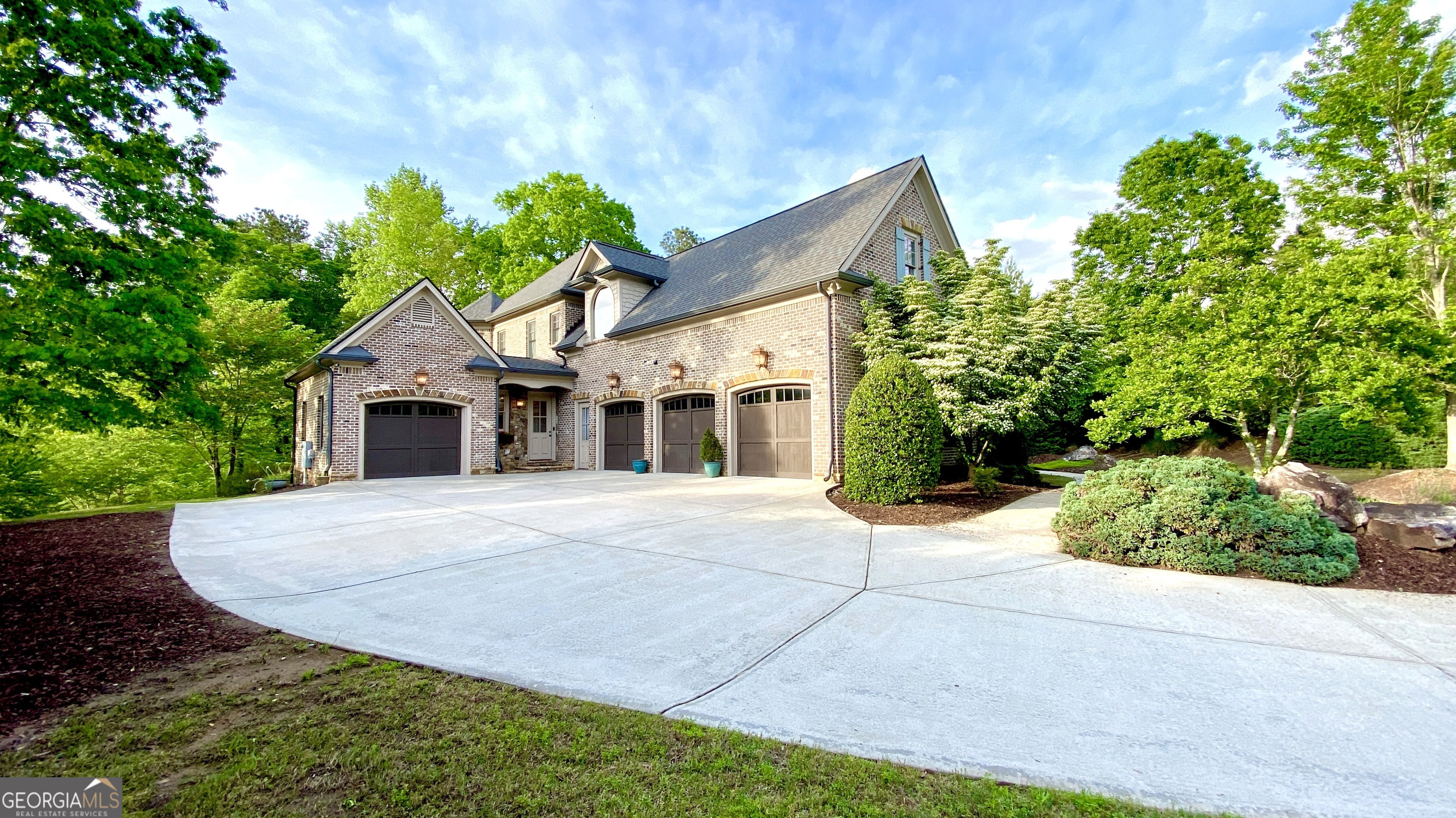 1345 Cashiers WAY