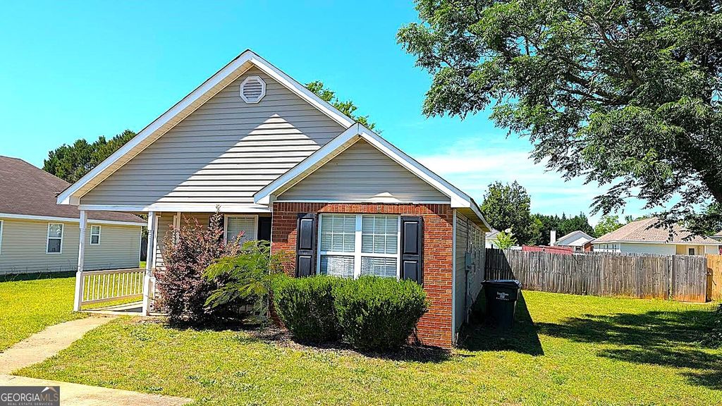Photo of 210 Strawbridge Lane, Bonaire, GA 31005 (MLS # 10758109)