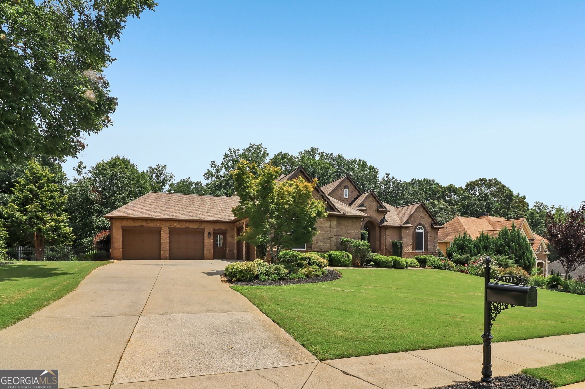 5715 Catalpa CT