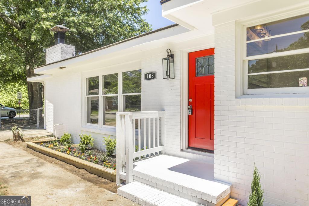 108 Holly ST