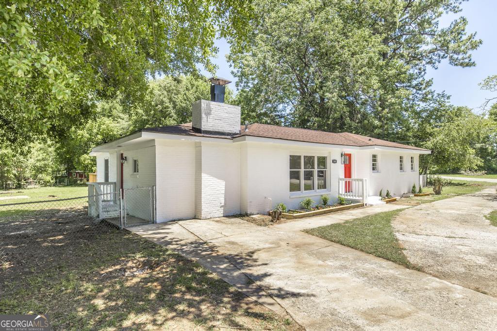 108 Holly ST