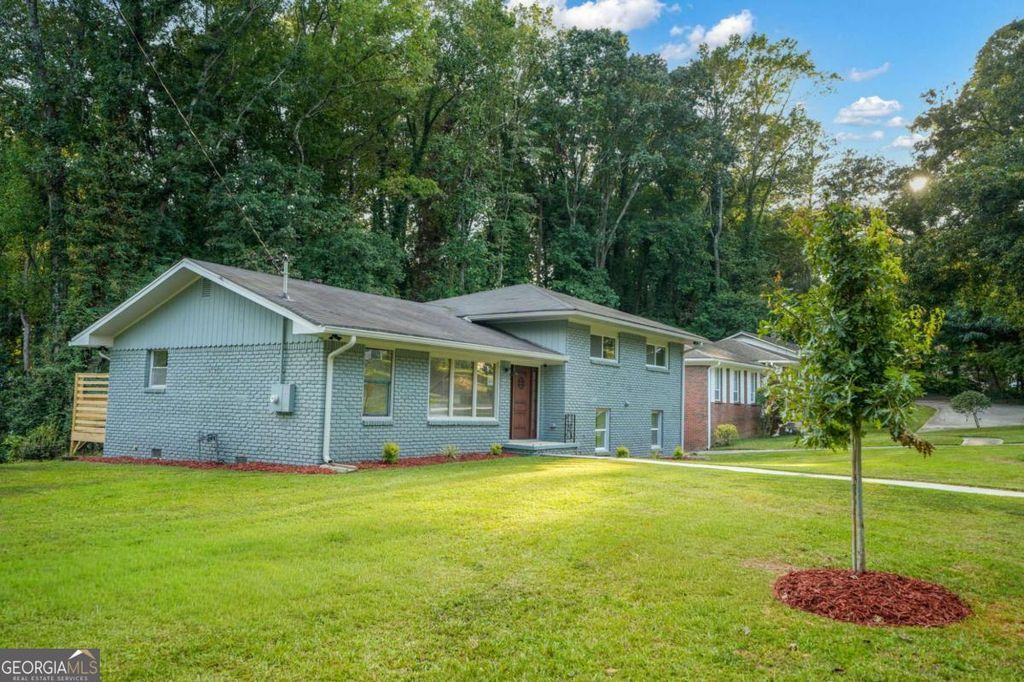 Photo of 3462 Ingledale Drive SW, Atlanta, GA 30331 (MLS # 10654305)