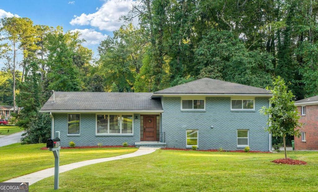 Photo of 3462 Ingledale Drive SW, Atlanta, GA 30331 (MLS # 10654305)