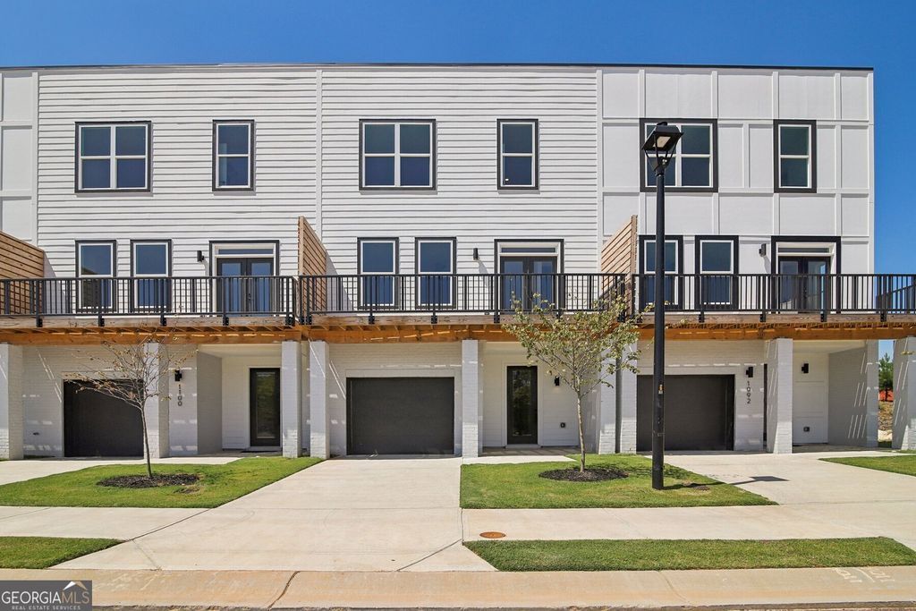 Photo of 1096 Glen Opal Drive, Decatur, GA 30032 (MLS # 10701371)