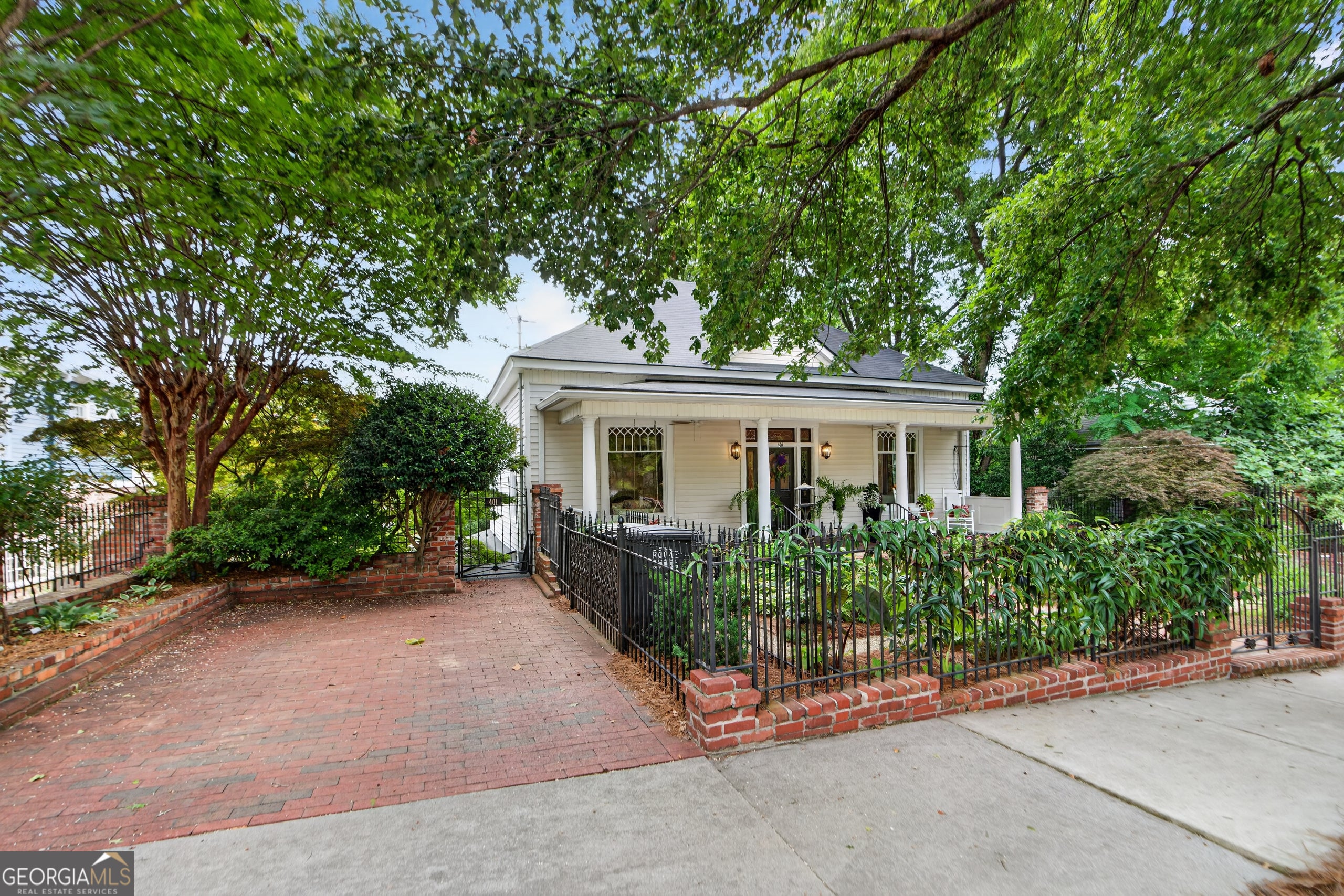401 E 4th AVE