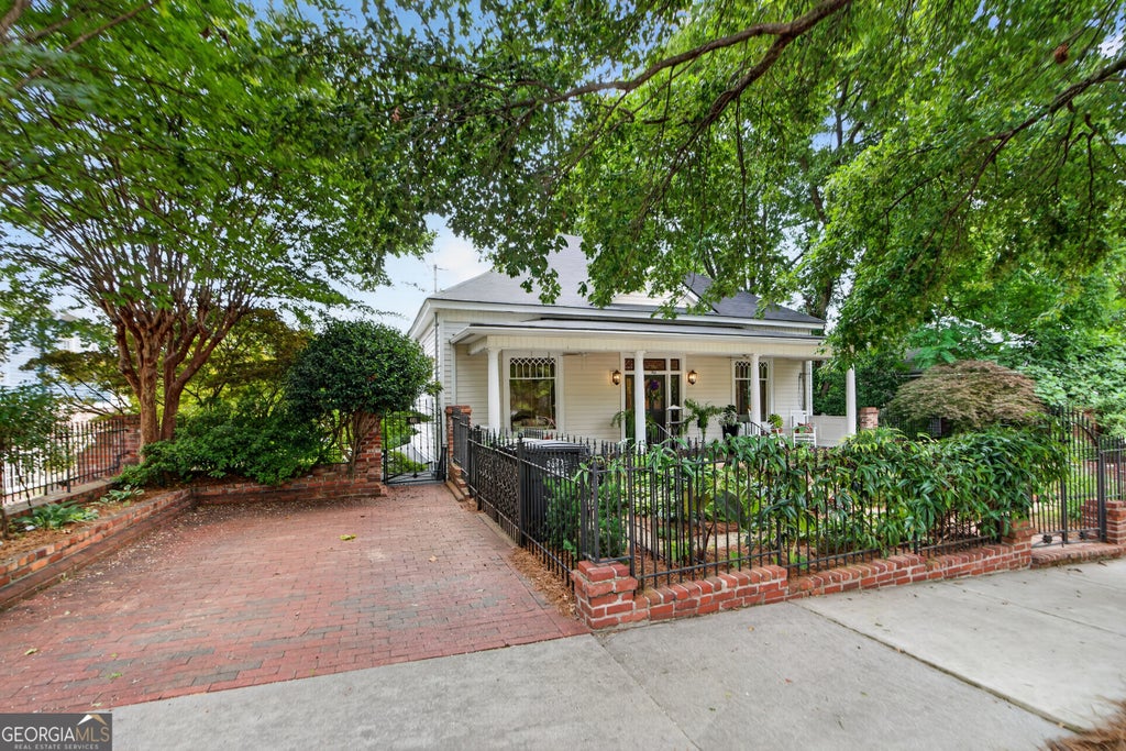 Photo of 401 E 4th Avenue, Rome, GA 30161 (MLS # 10790969)
