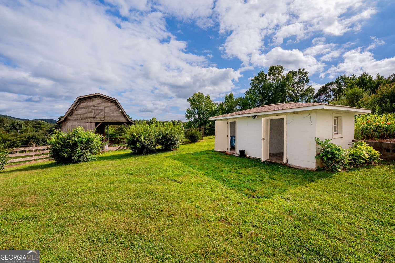 794 Halls Valley RD
