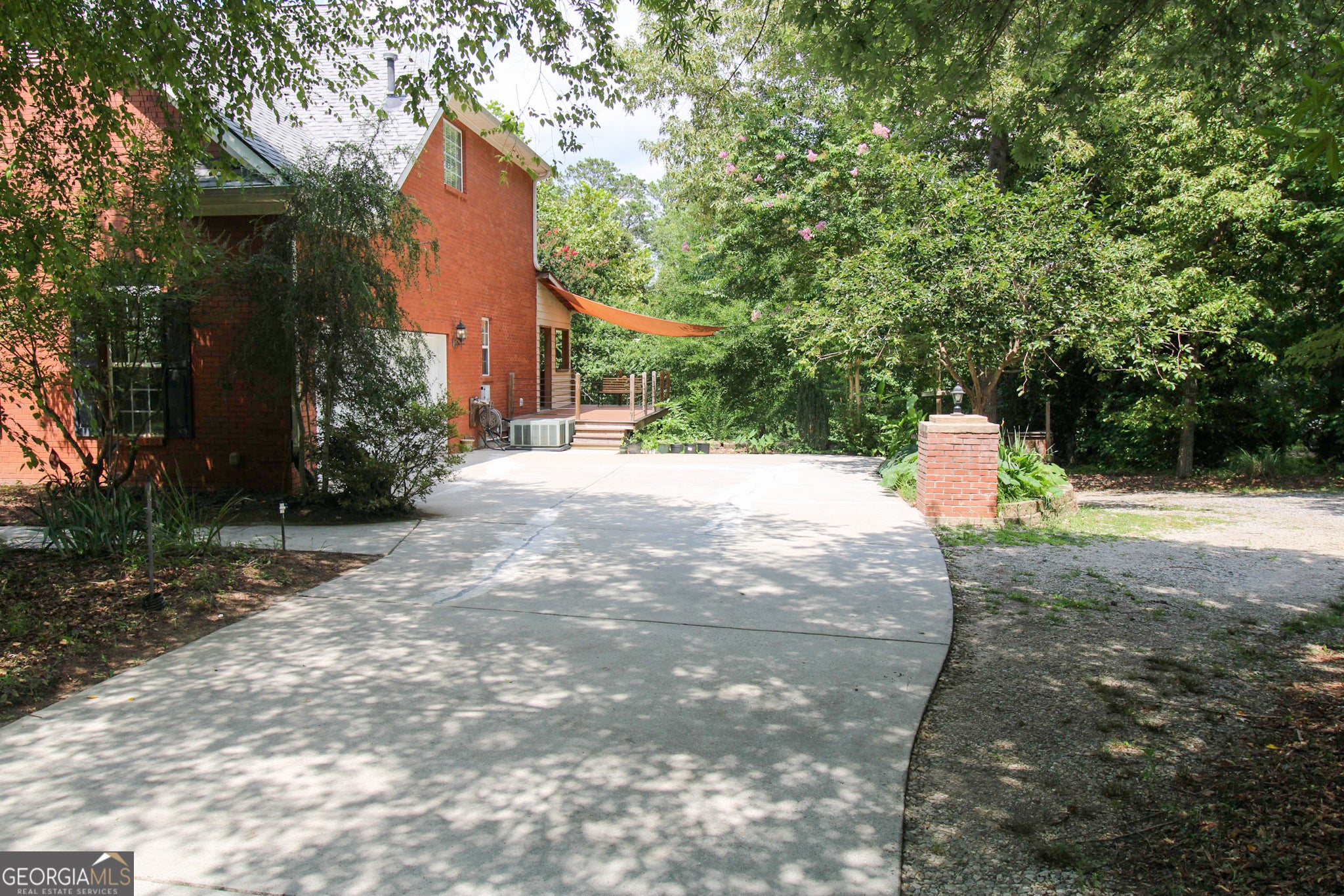 12216 Edgewater DR