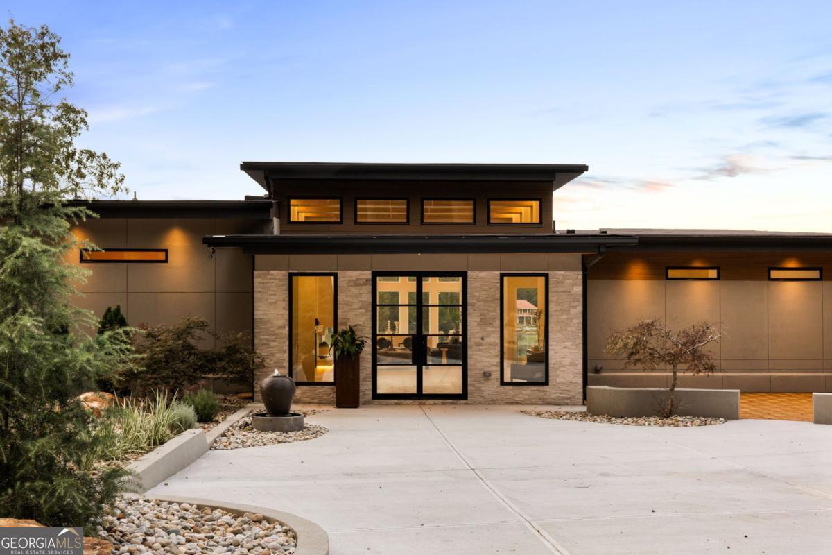 2746 Emerald DR