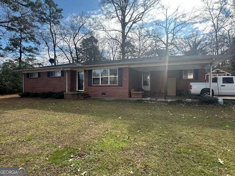 Photo of 175 Ridgecrest Drive NW, Calhoun, GA 30701 (MLS # 10670748)