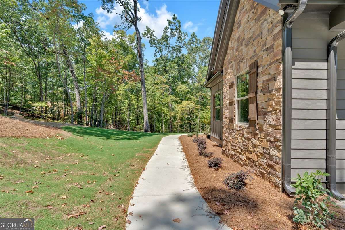 33 Cedar Gate LN