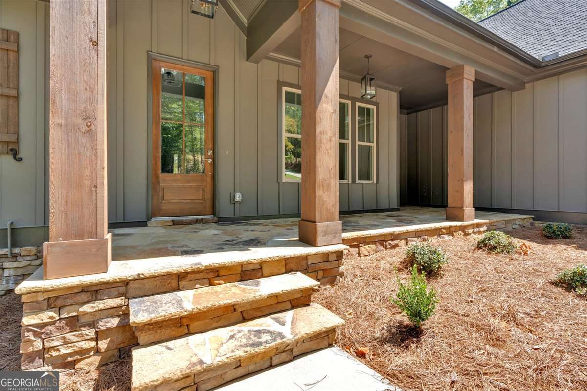 33 Cedar Gate LN