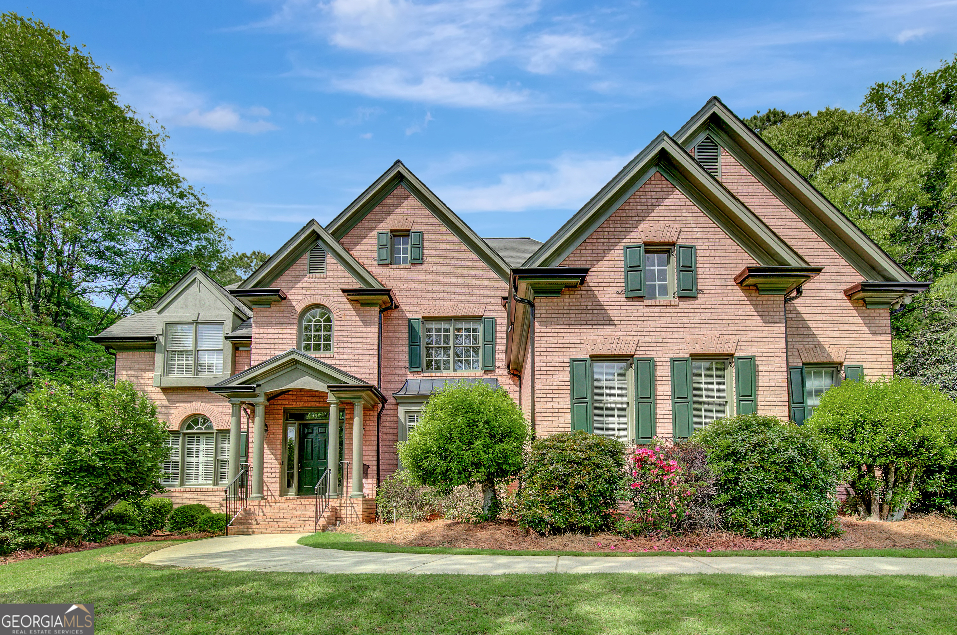 710 Hallbrook CT
