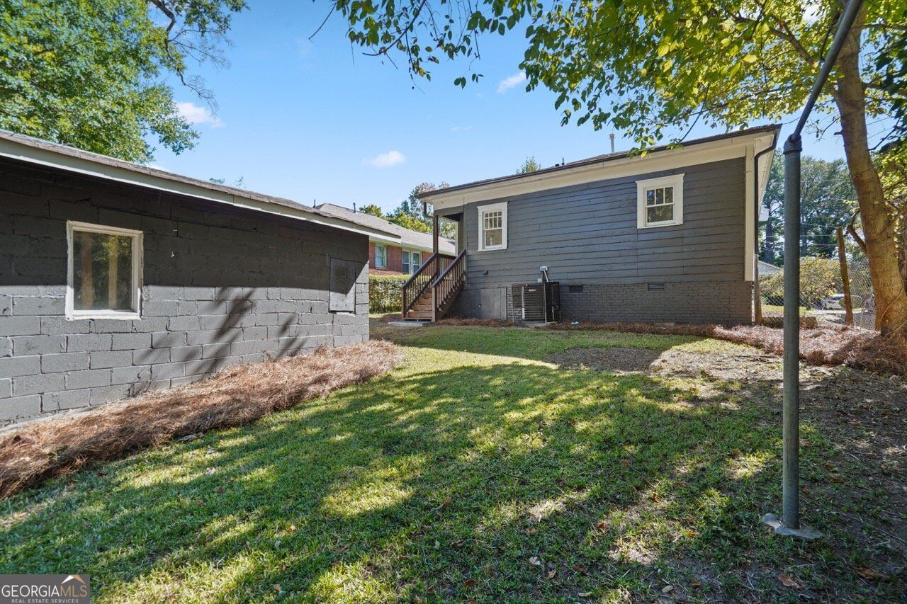 885 Rose CIR SW