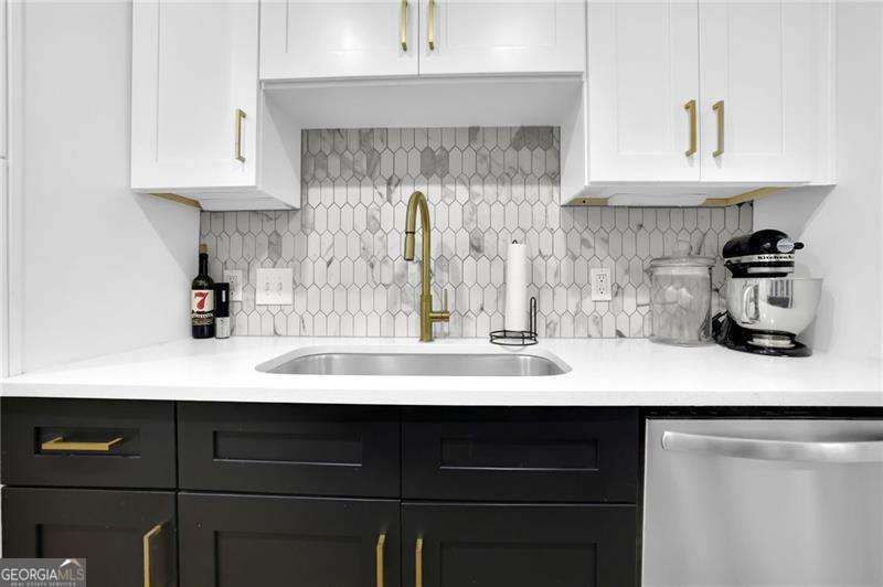 3113 Lake Pointe CIR