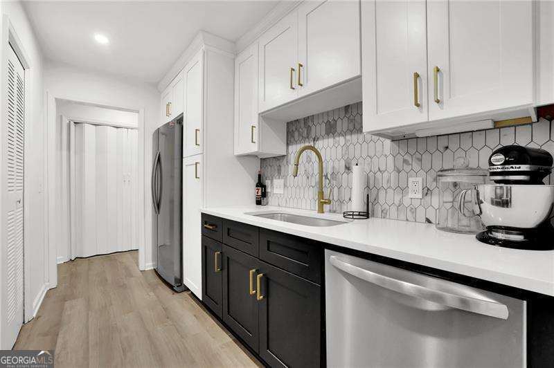 3113 Lake Pointe CIR