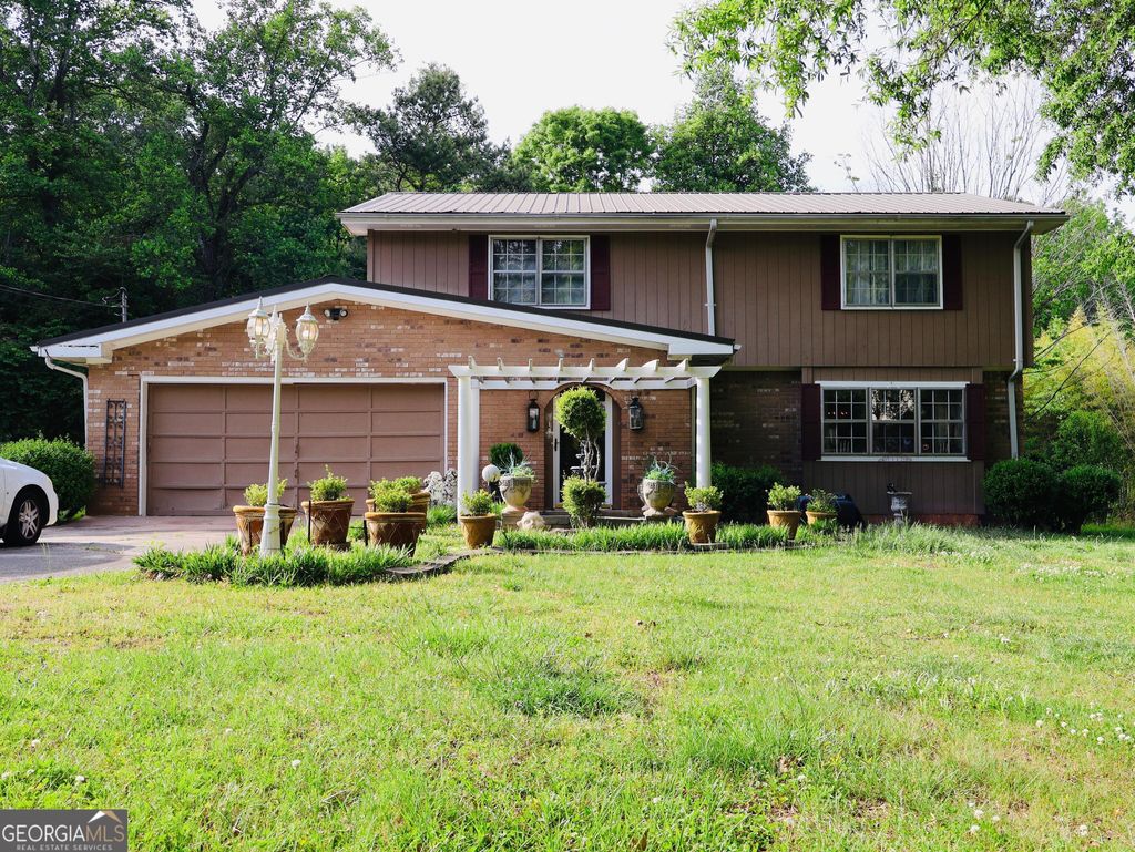 Photo of 1900 Mountain Brook Drive, Dalton, GA 30720 (MLS # 10757890)