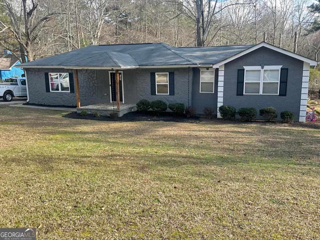 Photo of 64 Hall Drive, Newnan, GA 30263 (MLS # 10705570)