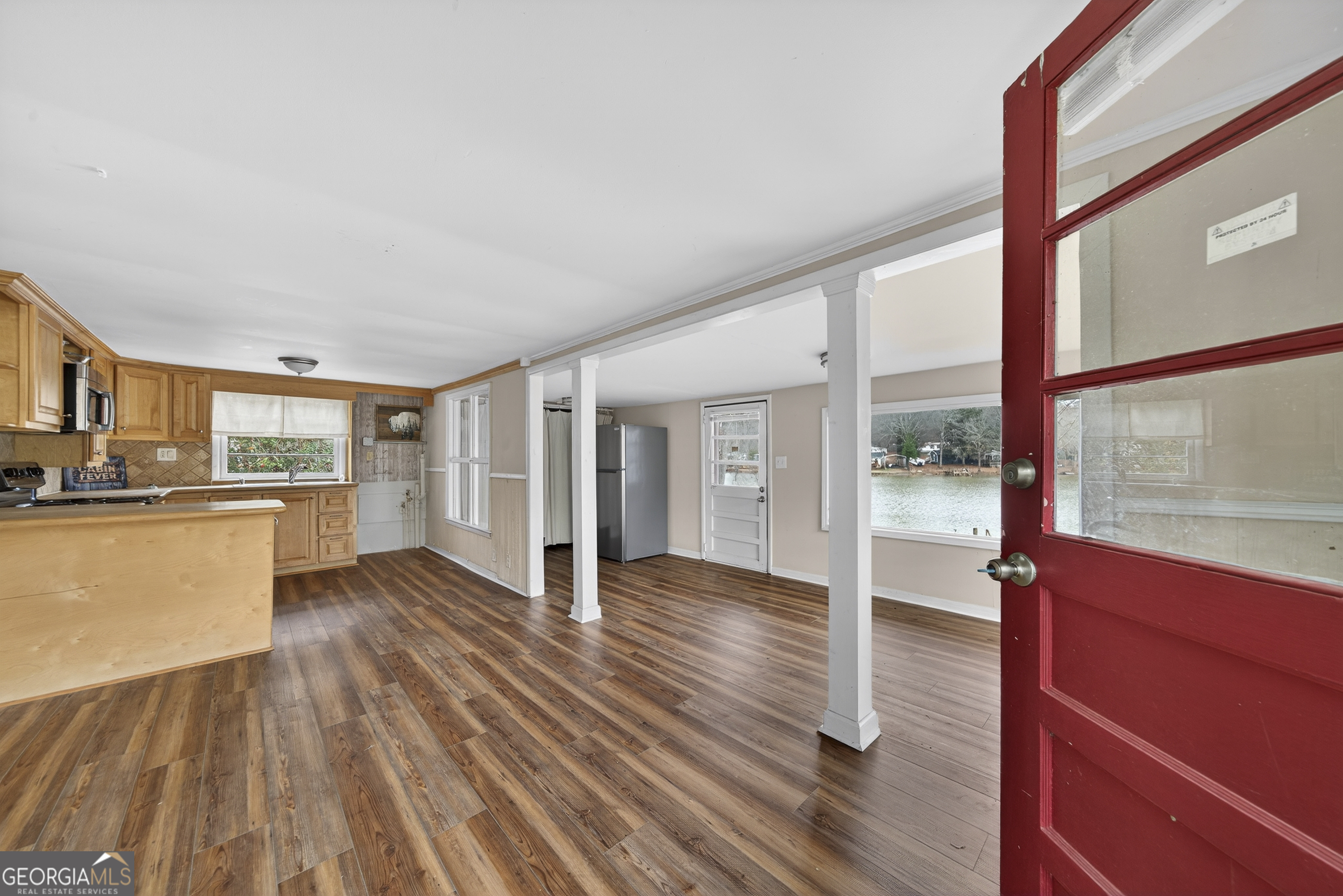 126 Elizabeth CIR