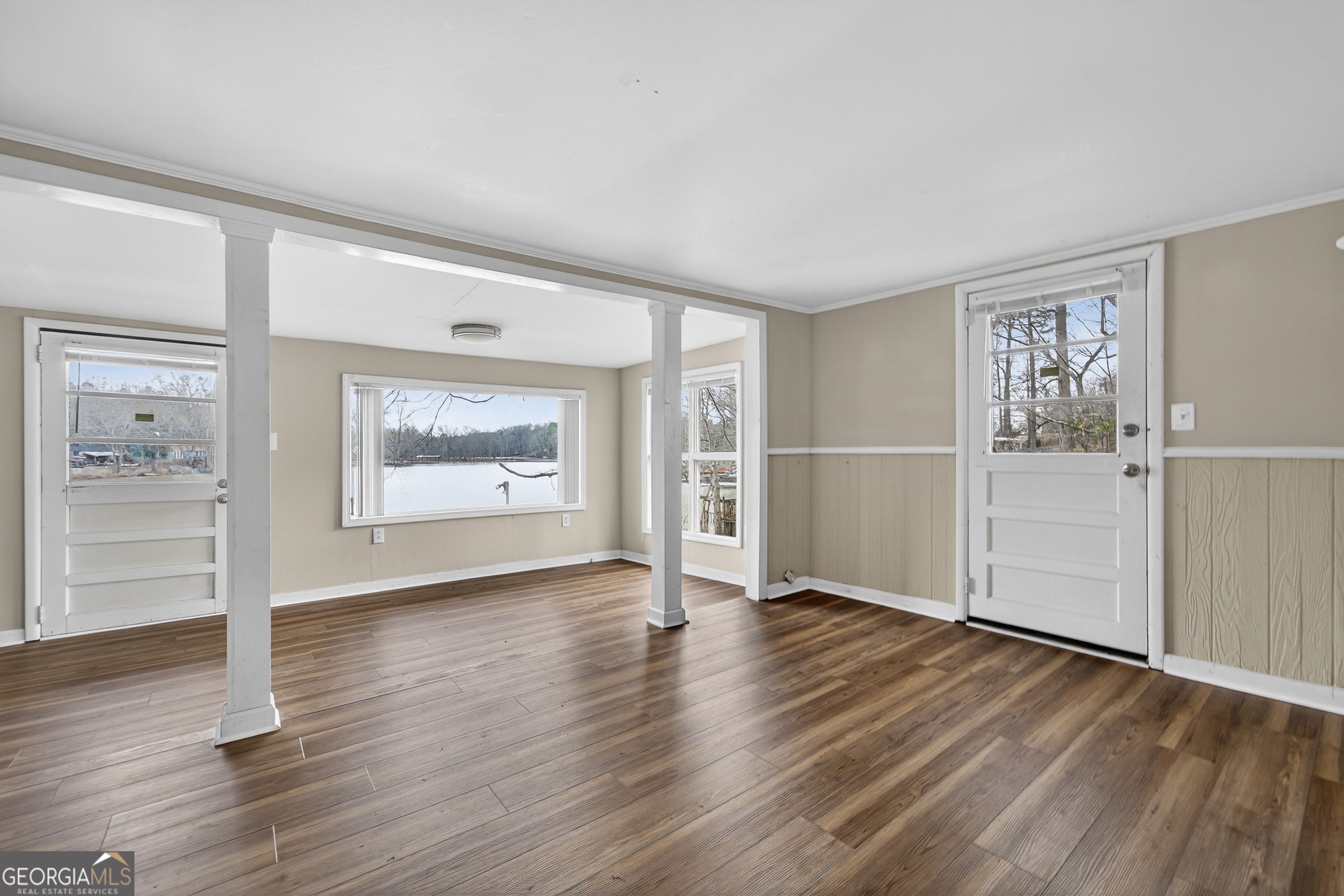 126 Elizabeth CIR