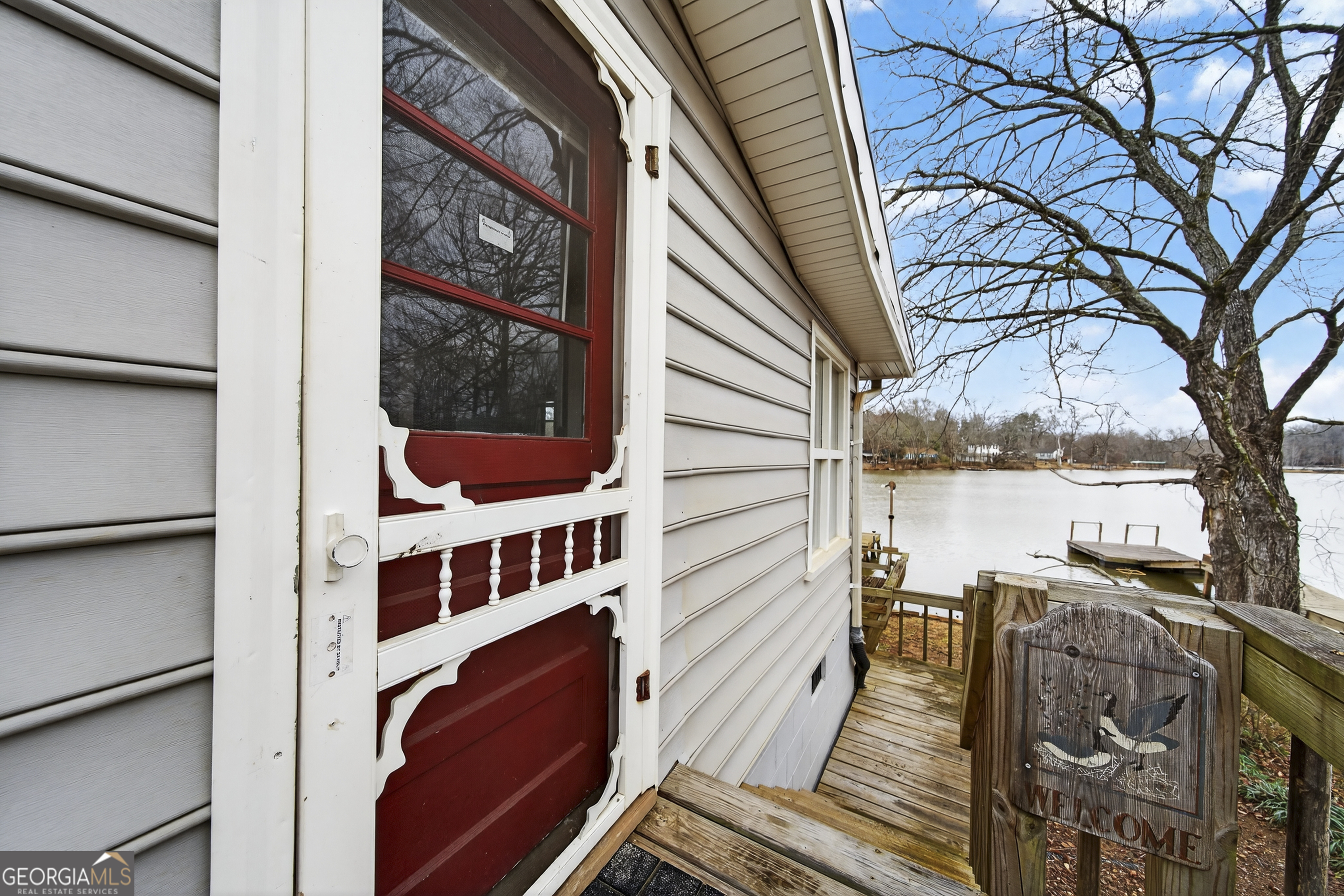126 Elizabeth CIR