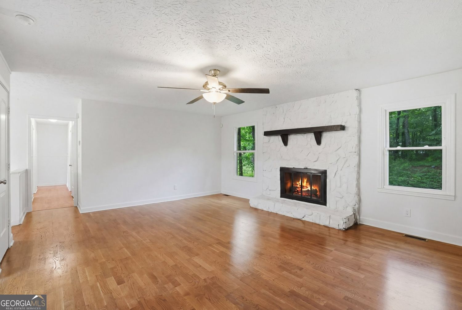 5382 Janet LN