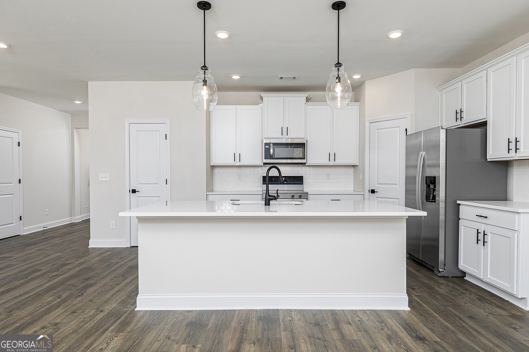 100 Cantrell DR