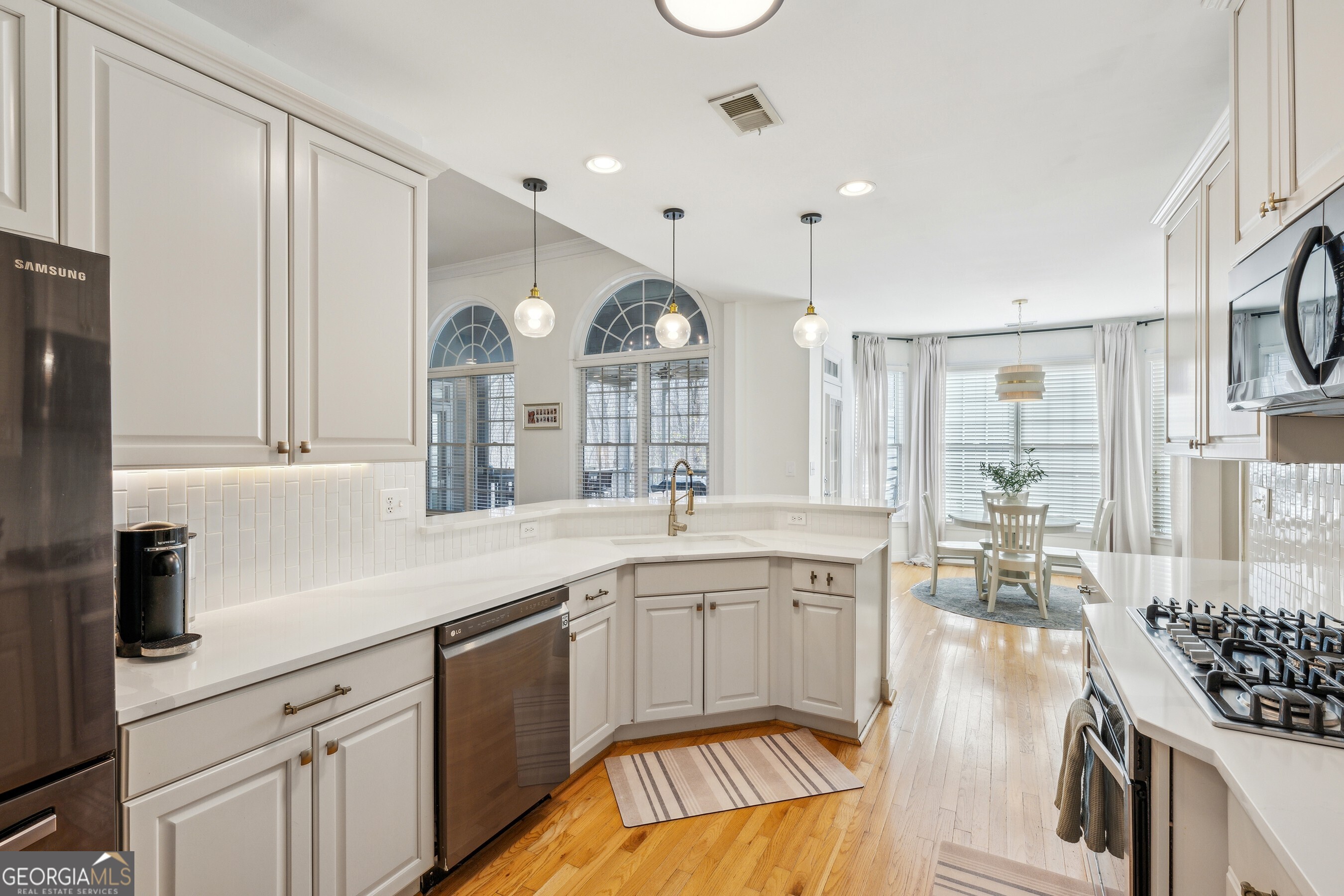 Lakefield Manor - Residential