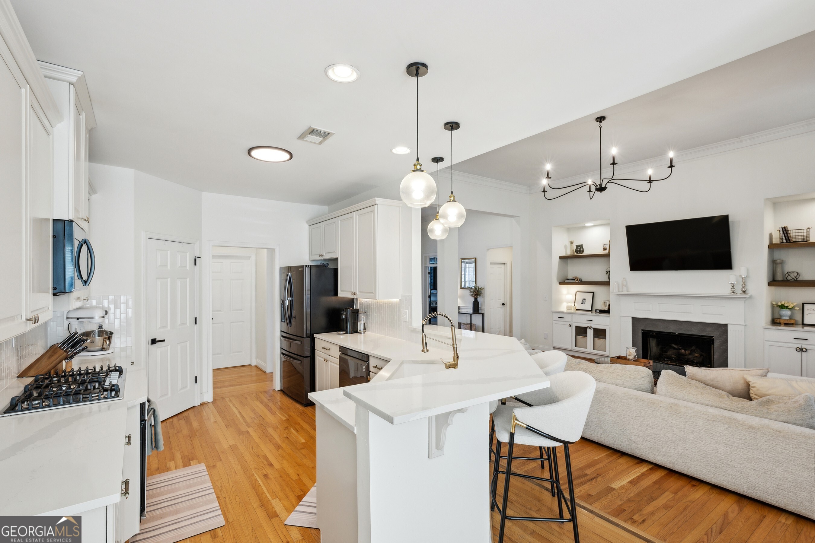 Lakefield Manor - Residential