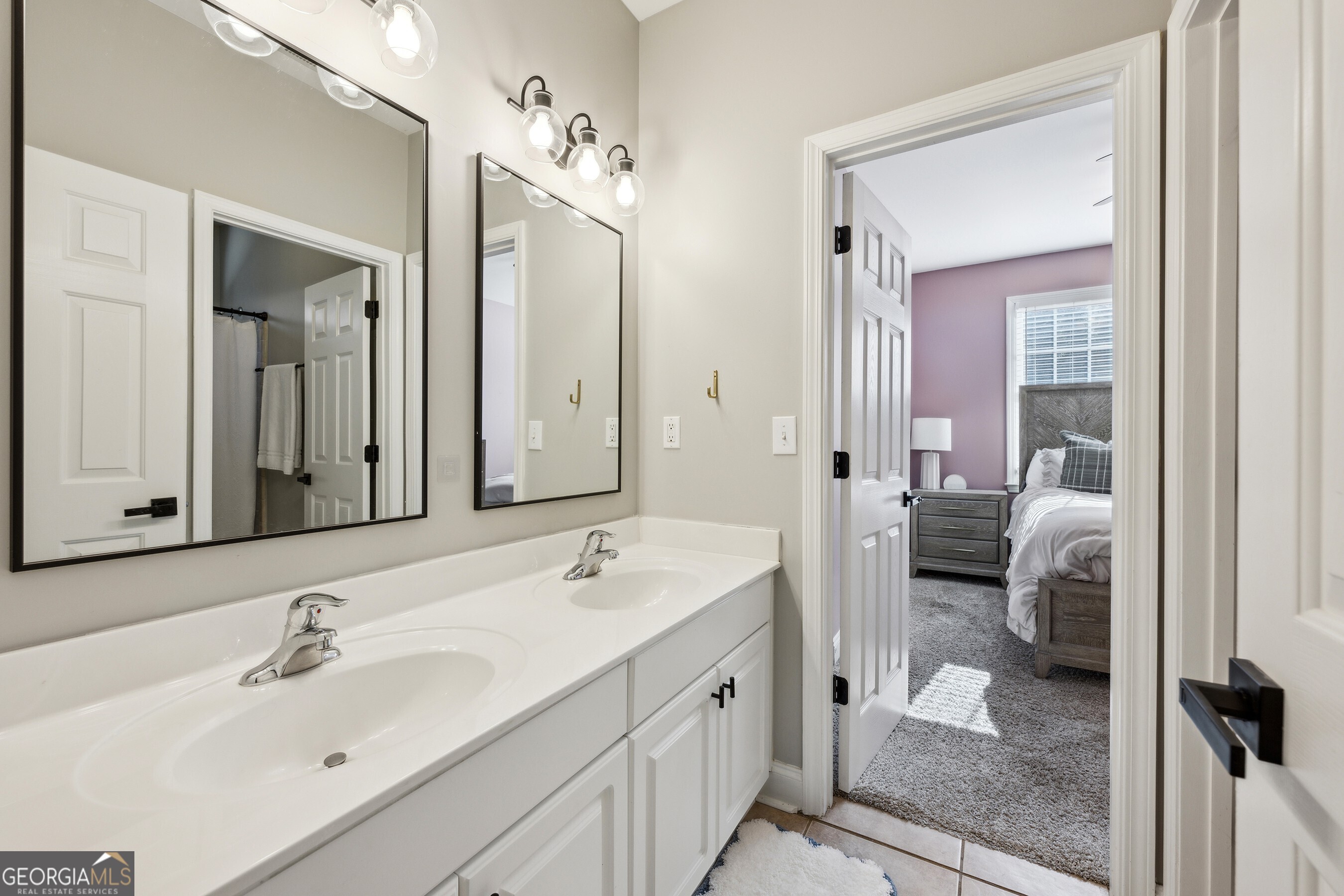 Lakefield Manor - Residential