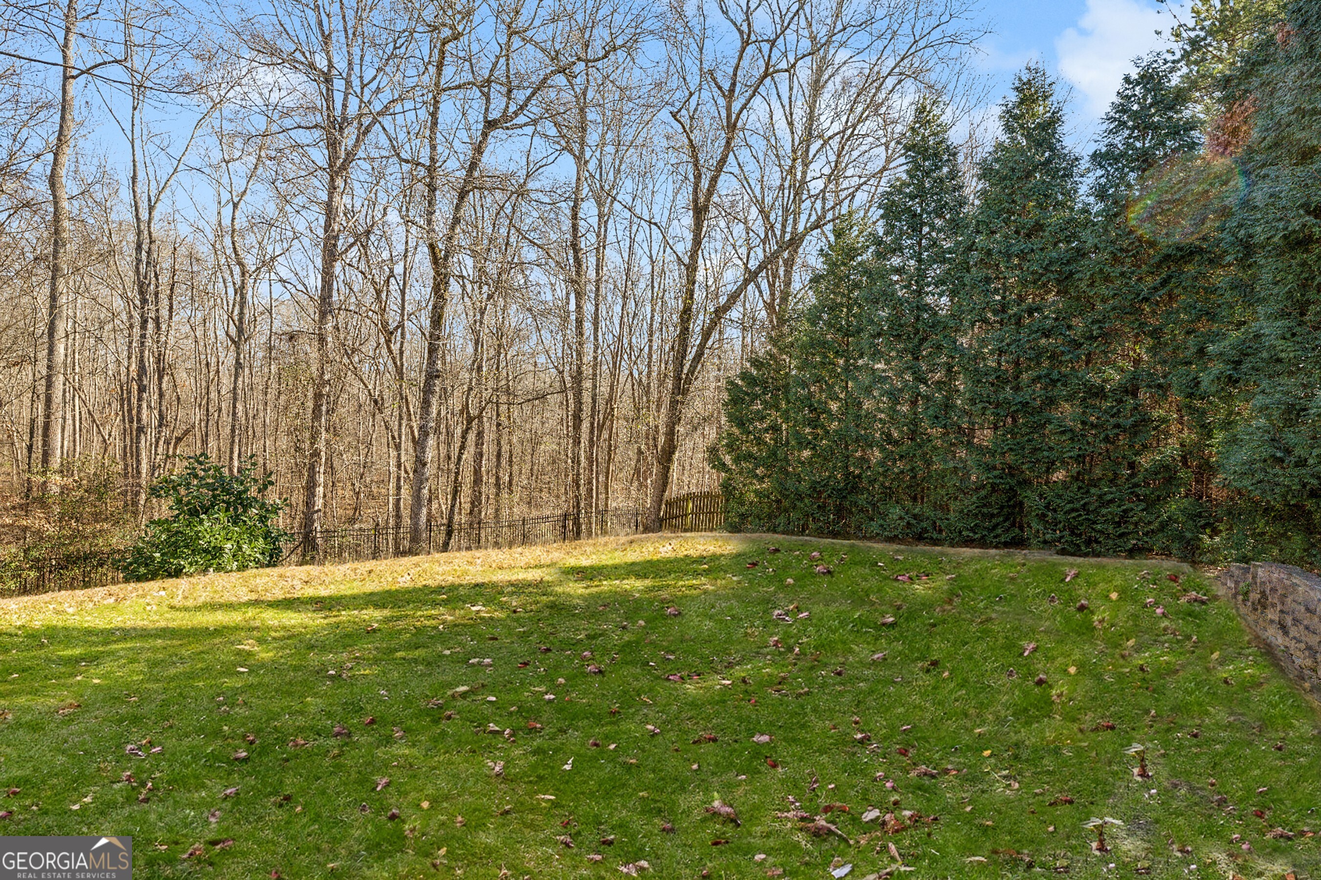 Lakefield Manor - Residential