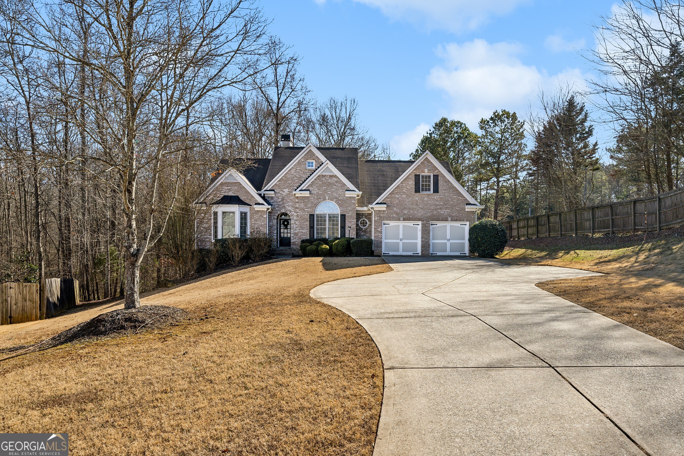 Lakefield Manor - Residential