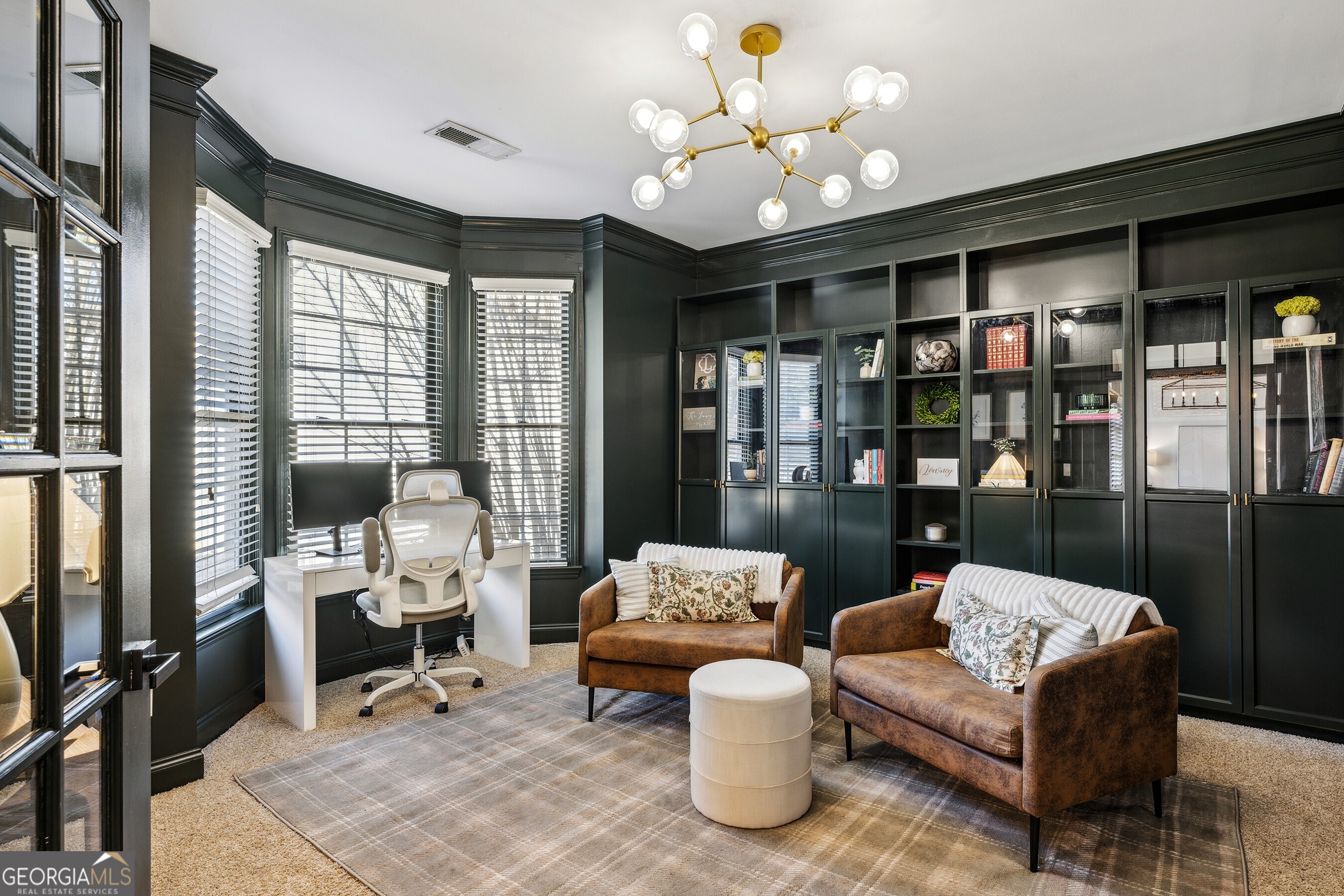 Lakefield Manor - Residential
