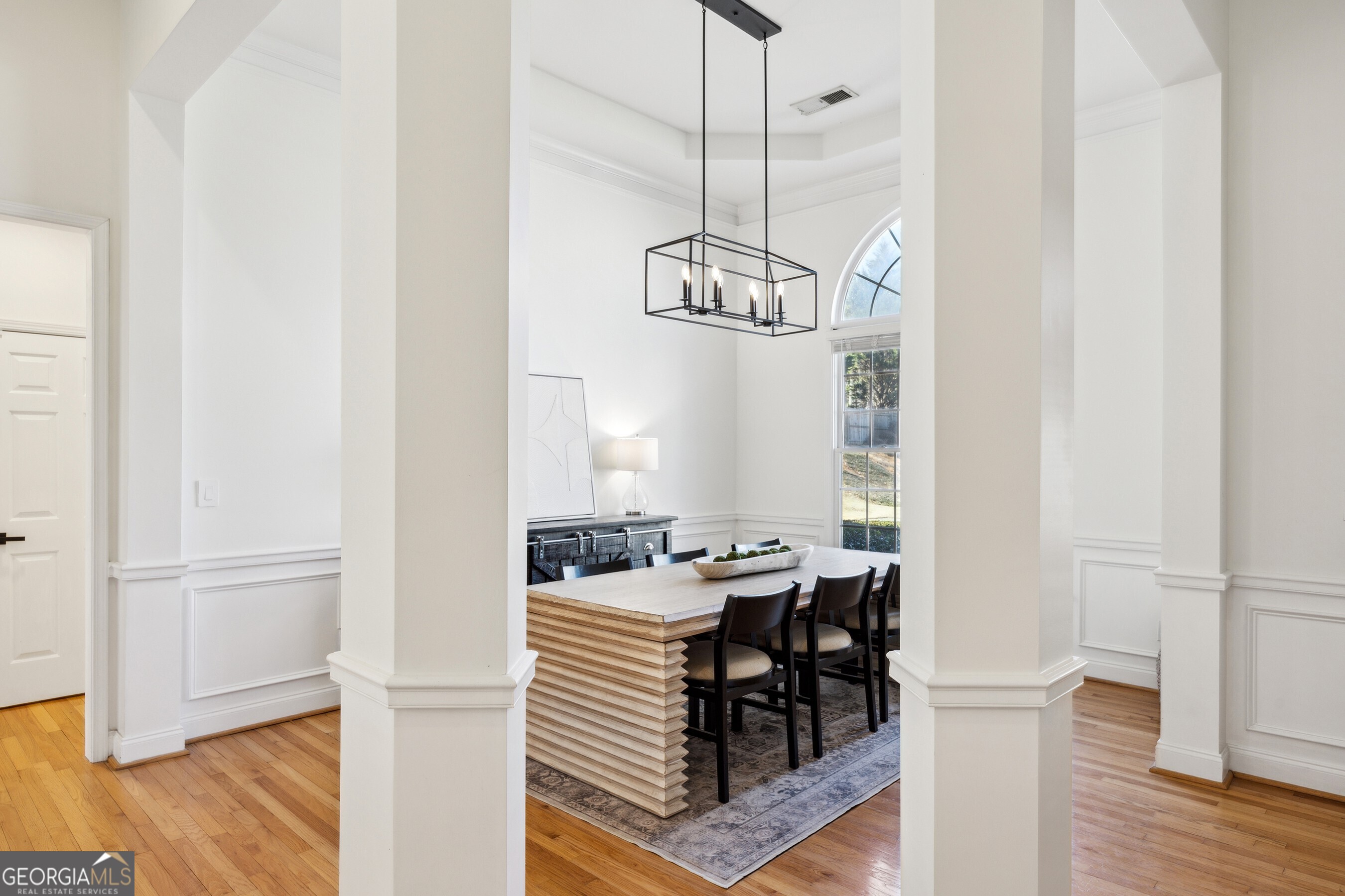 Lakefield Manor - Residential