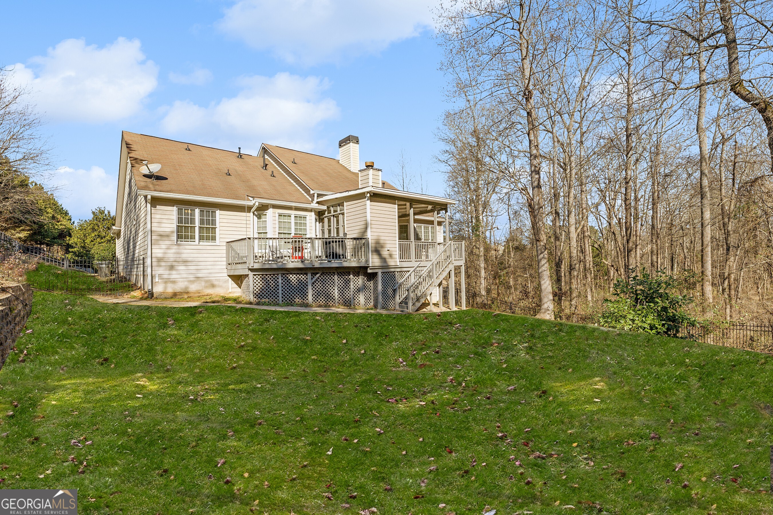 Lakefield Manor - Residential