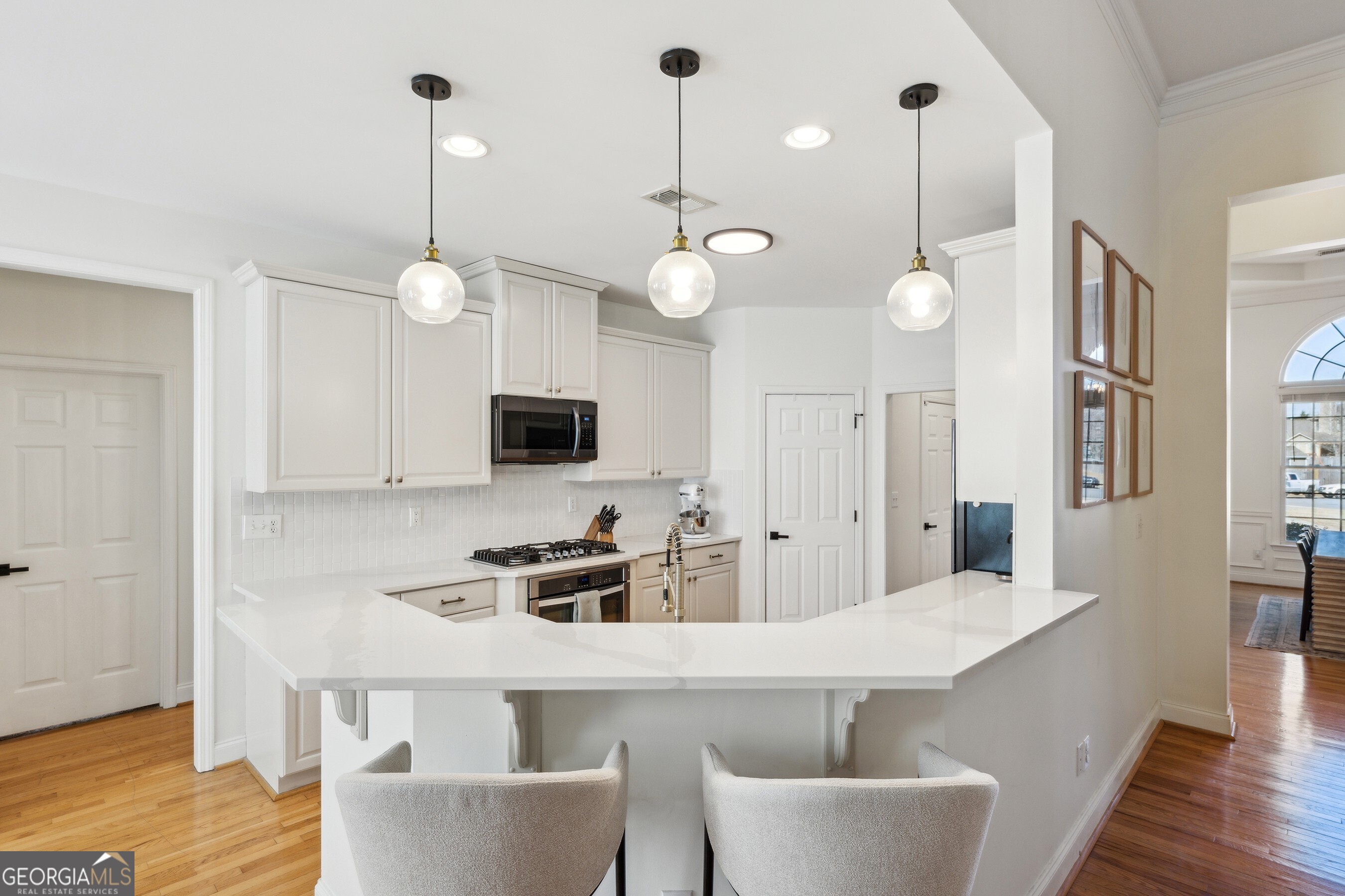 Lakefield Manor - Residential