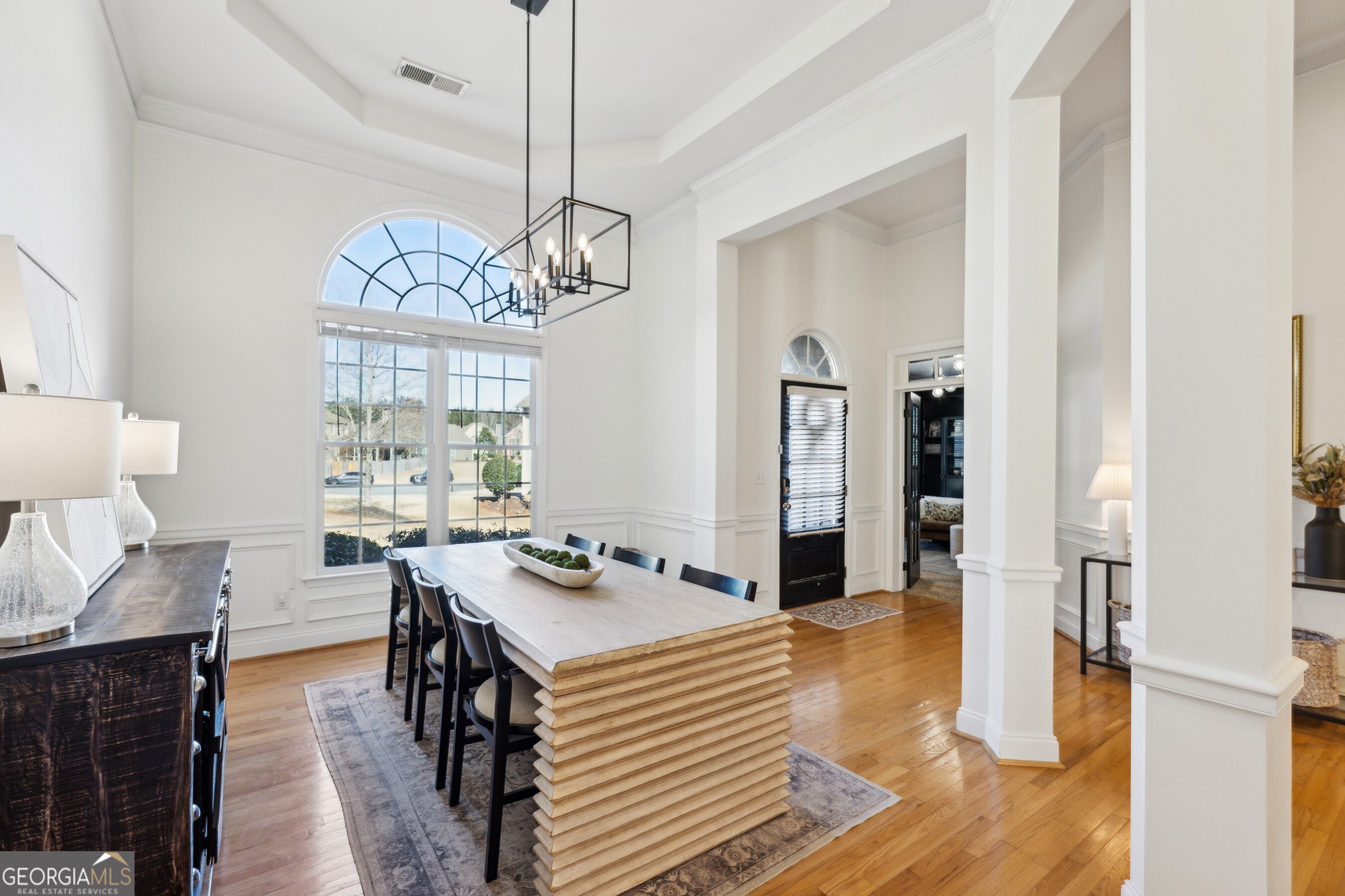 Lakefield Manor - Residential