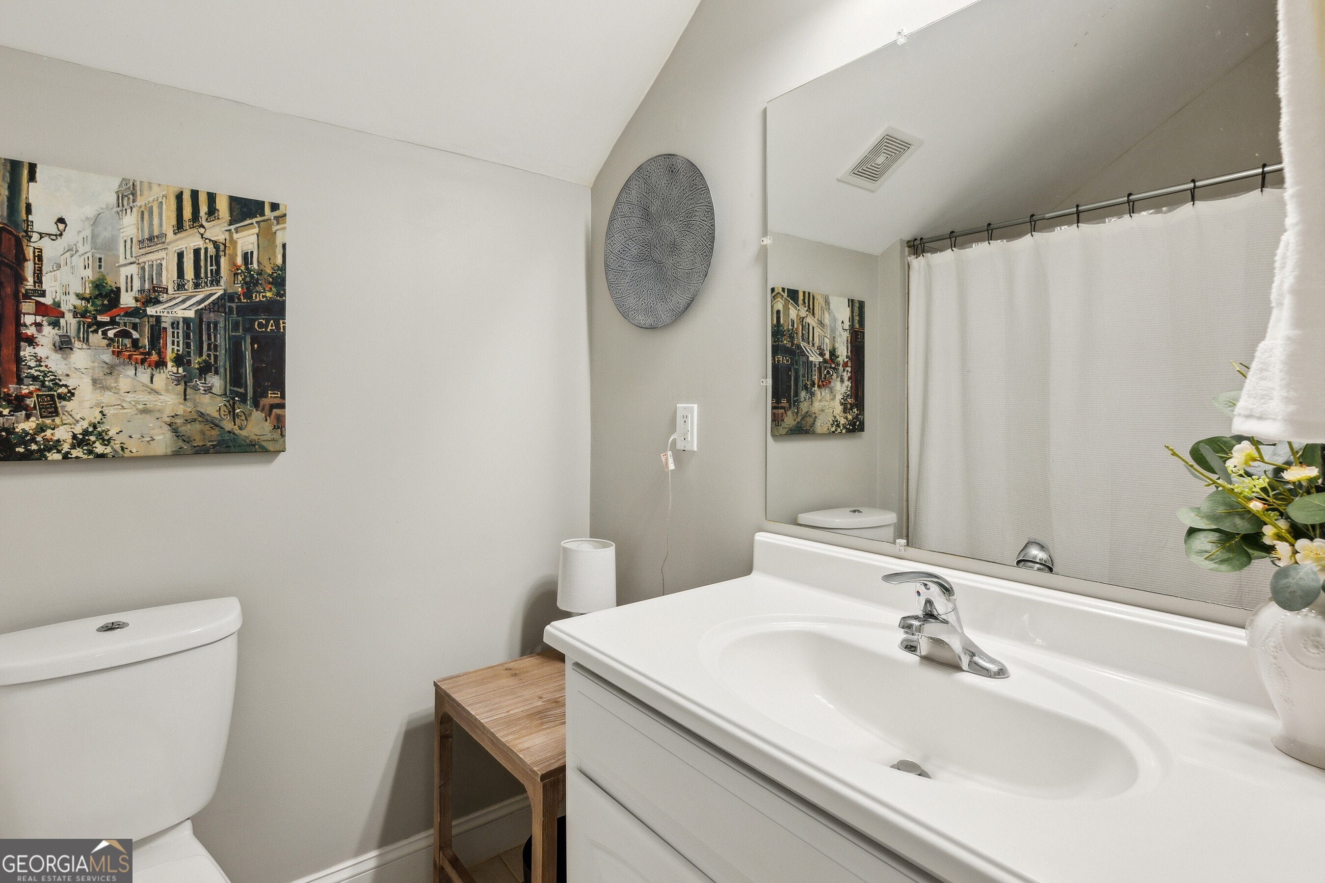 Lakefield Manor - Residential
