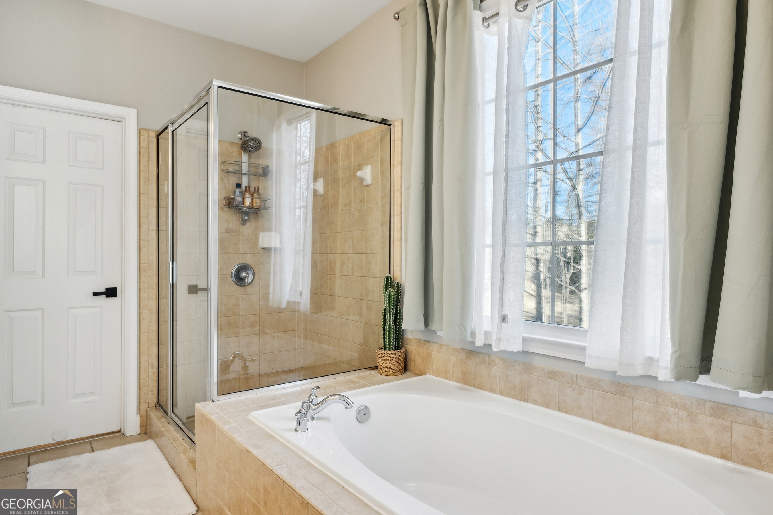 Lakefield Manor - Residential