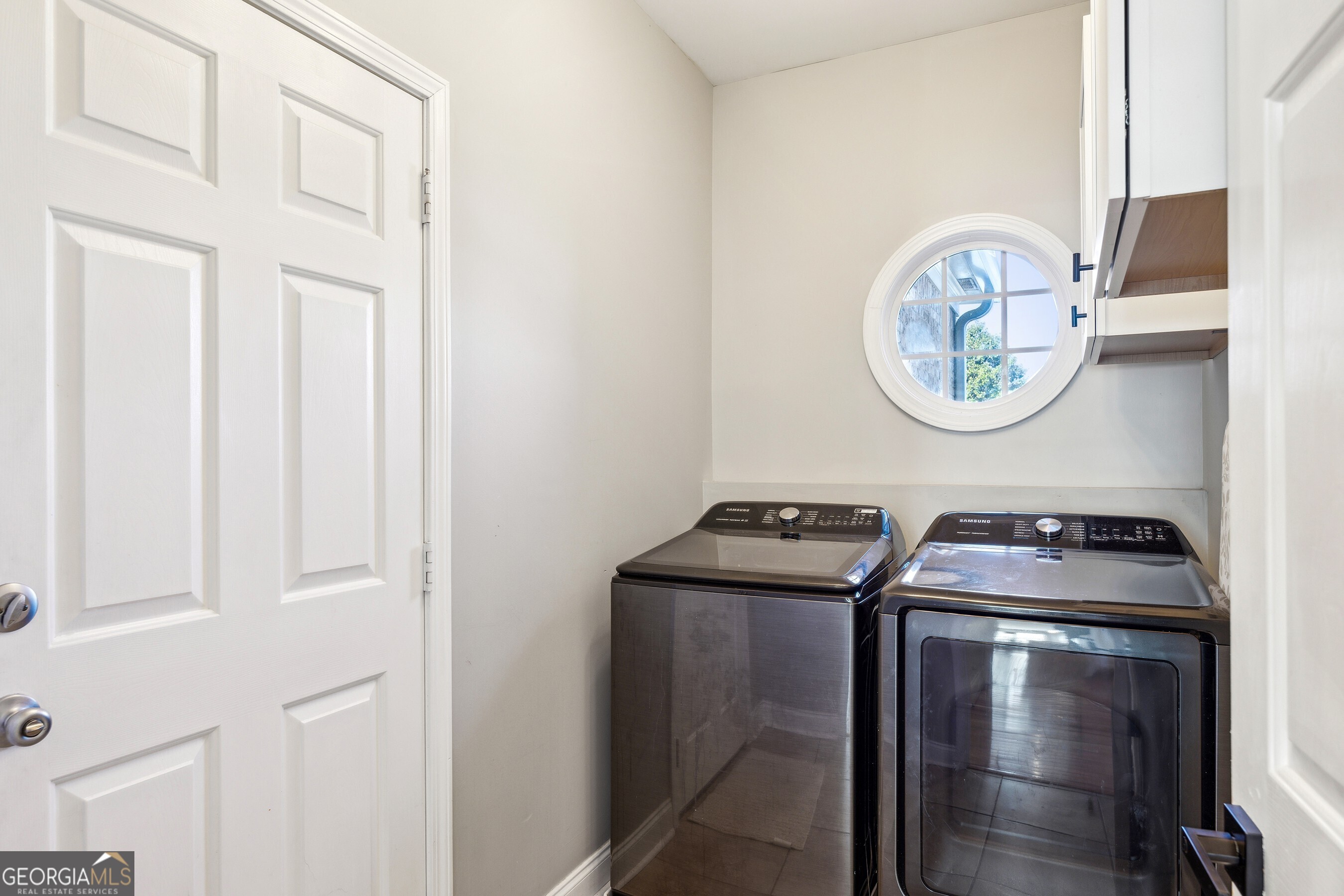 Lakefield Manor - Residential