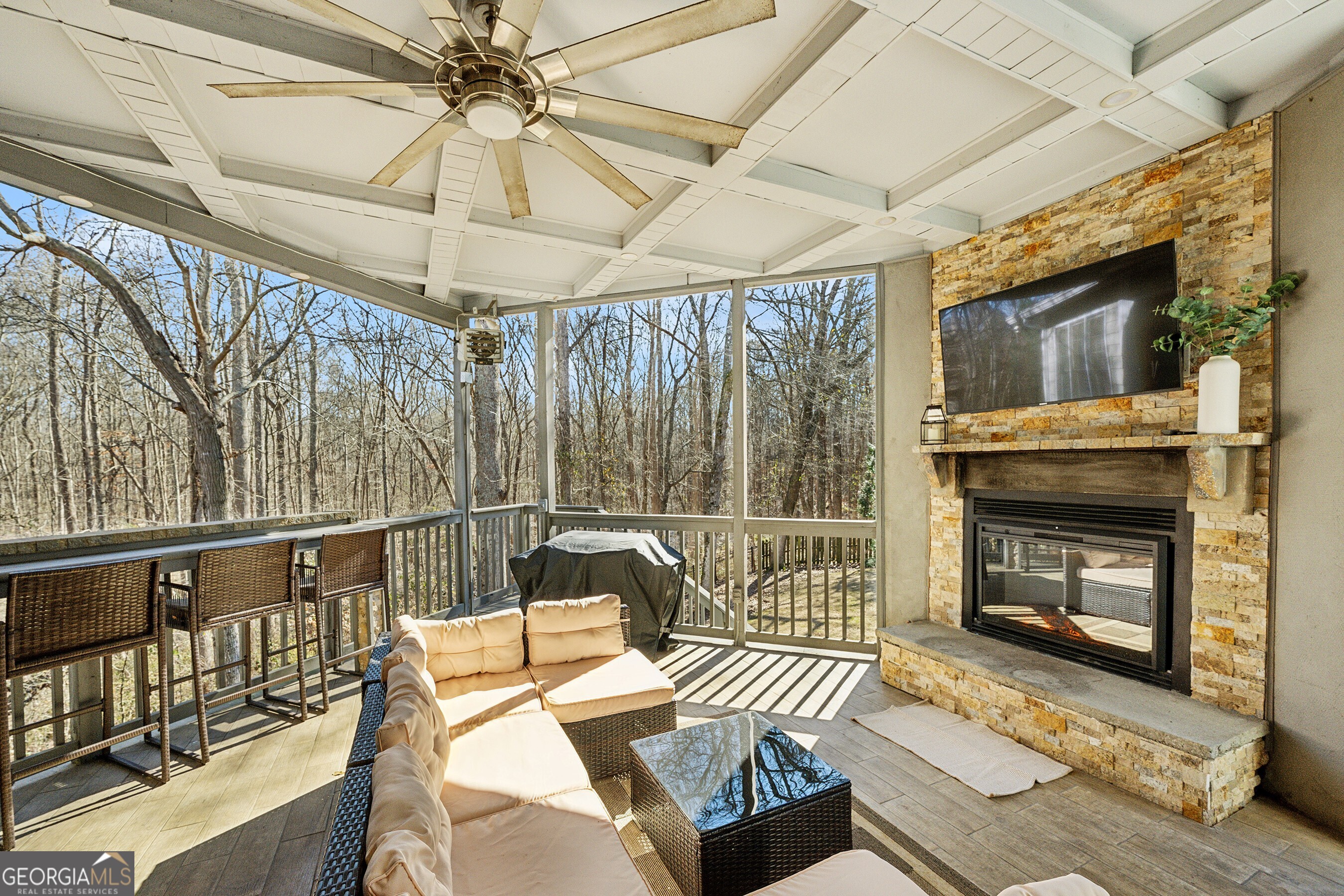 Lakefield Manor - Residential