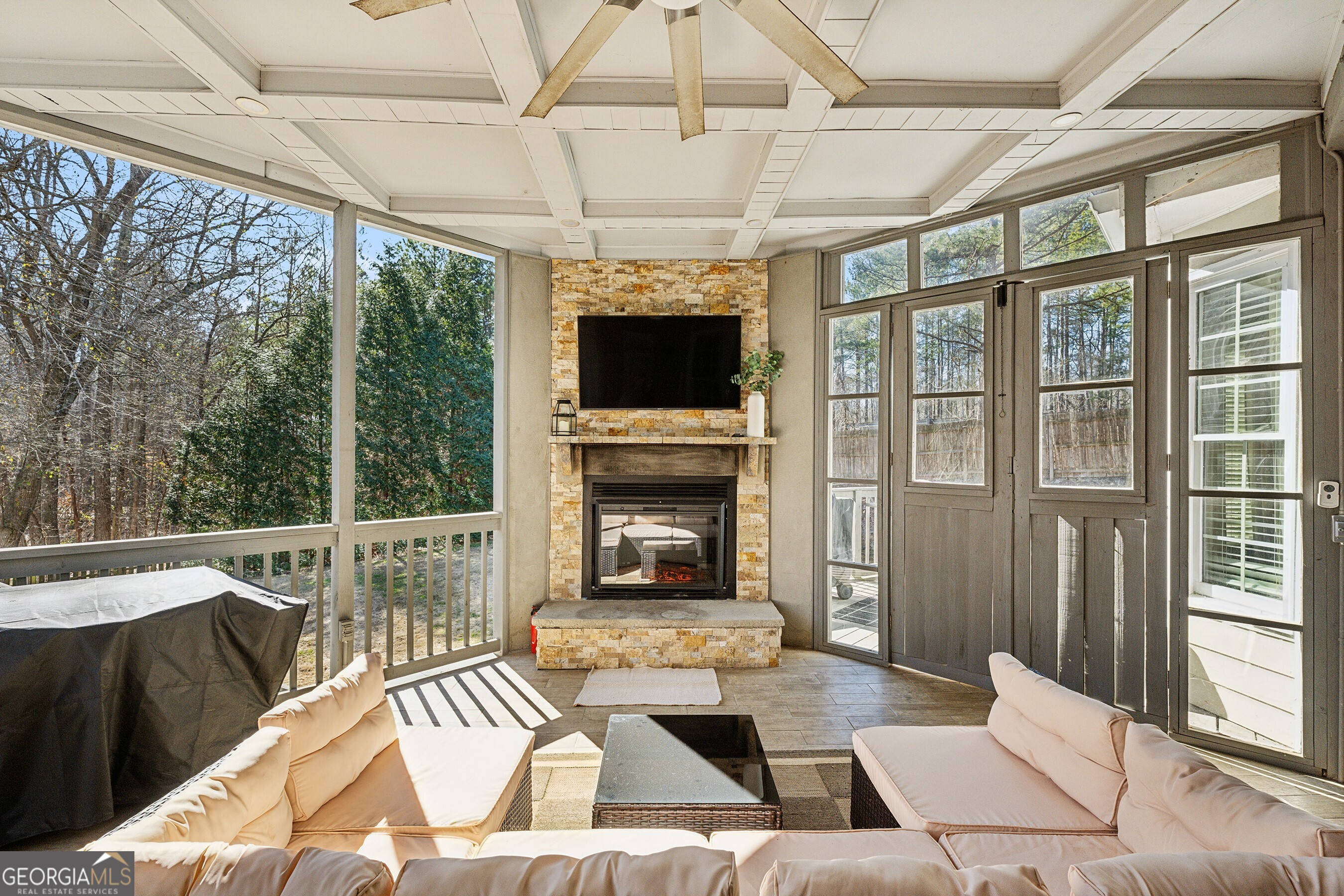 Lakefield Manor - Residential