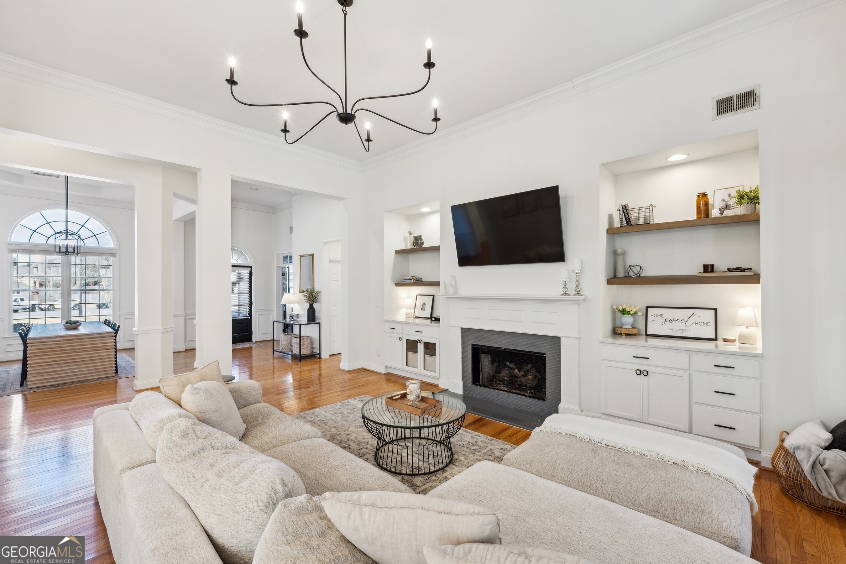 Lakefield Manor - Residential