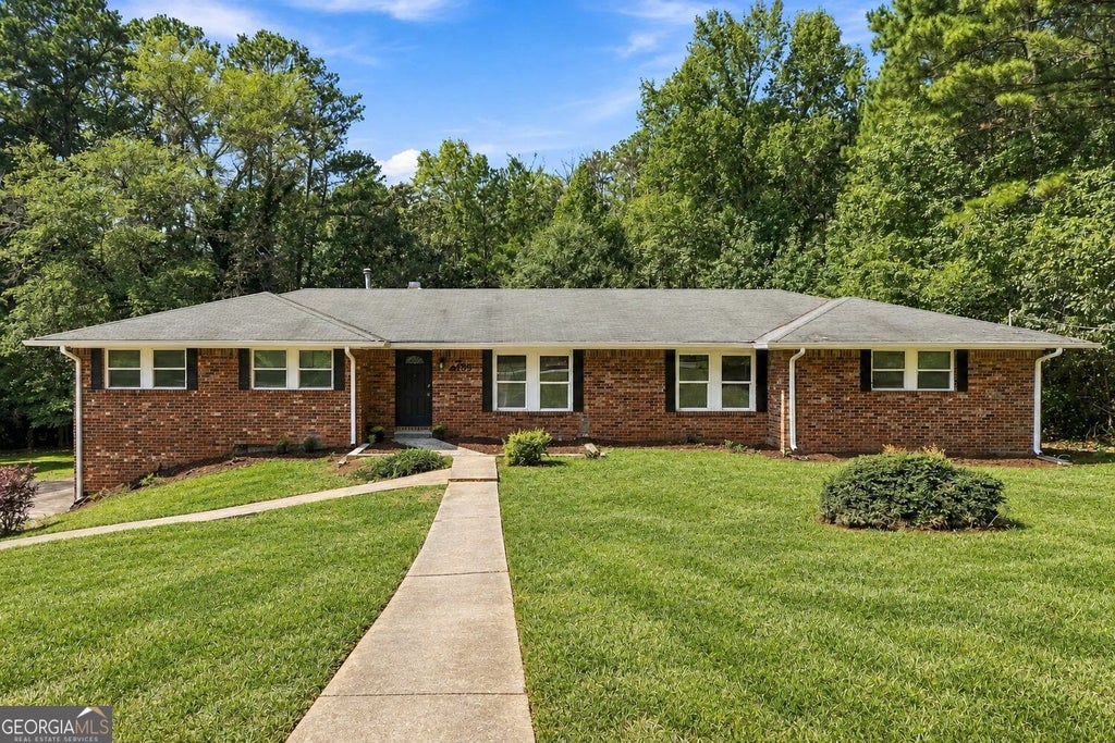 Photo of 4195 Valley Lake Terrace SW, Atlanta, GA 30349 (MLS # 10853086)