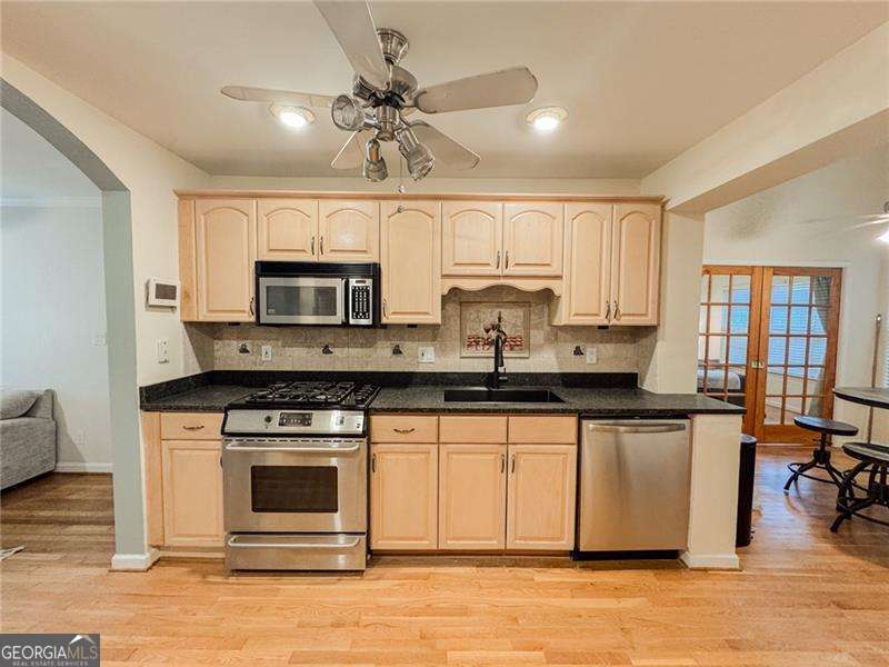 1211 Church ST SE 1211