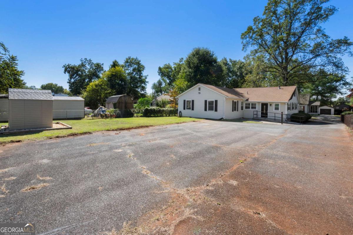 120 MAYBELLE ST
