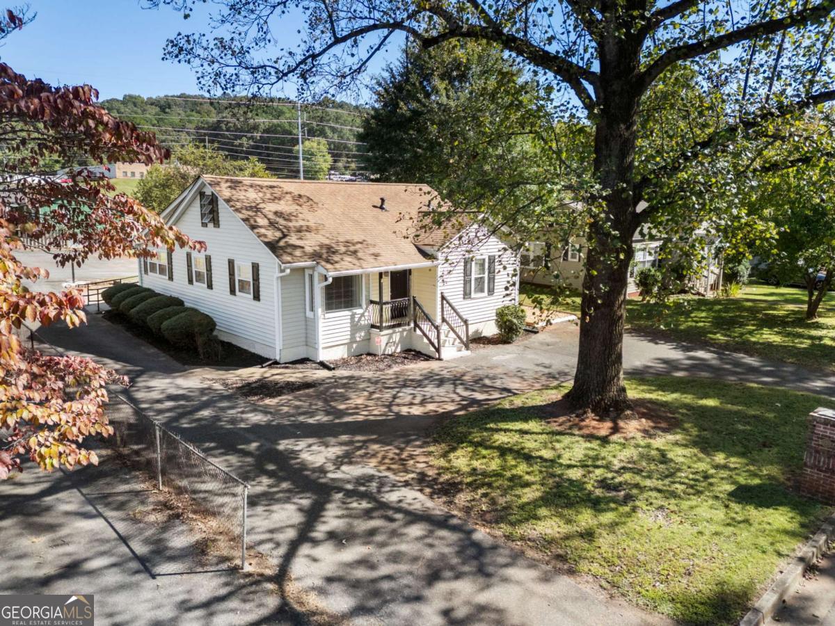 120 MAYBELLE ST